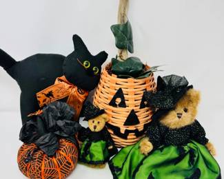 89 HalloweenCutiesBearingtonWitchBearsBlackCatPumpkinBasket