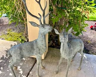 94 PairofTexturedMetalYardDeerOutdoorGardenStatues
