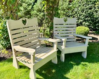 91 OversizedWoodenPorchChairsHeartCutoutsWideArmrests
