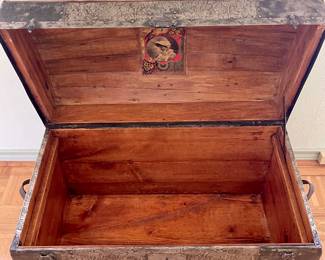 INSIDE OF HUMPBACK TRUNK