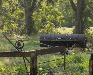 LARGE BBQ PIT, CAST IRON DINNER BELL