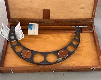 LARGE MICROMETER