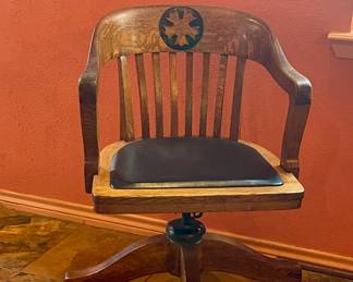 ANTIQUE WOOD SWIVEL OFFICE CHAIR