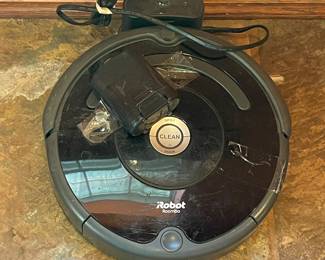 ROOMBA VAC