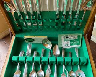 WM. A. ROGERS ONEIDA LTD. SILVER PLATE FLATWARE IN ORIGINAL BOX