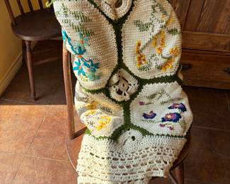 HAND MADE AFGHAN WITH FLORAL MOTIF