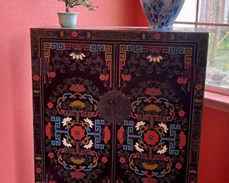 VINTAGE ASIAN POLYCHROMATIC LACQUERED CABINET, VINTAGE JADE GLASS BONSAI TREE, ARTGLASS VASE