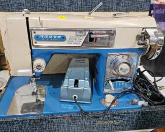 SEWING MACHINE