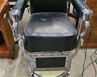 BARBER CHAIR