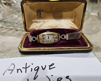 LADIES WATCH