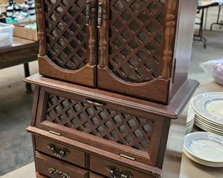 JEWELRY BOX