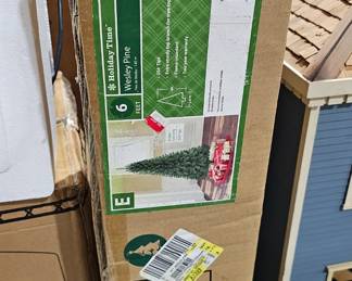CHRISTMAS TREE