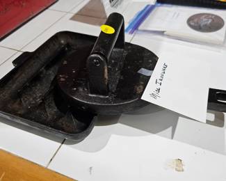 CAST IRON LOT