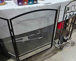 FIREPLACE SCREEN / TOOLS