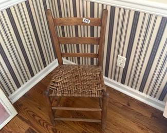 WOODEN CHAIR