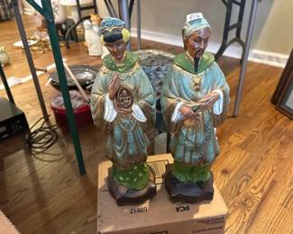 2 CERAMIC FIGURES