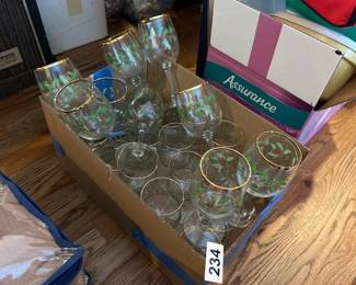 LOT OF CHRISTMAS GOBLETS