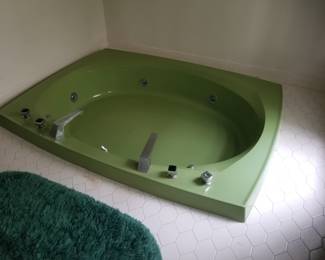 Sunken bath tub
