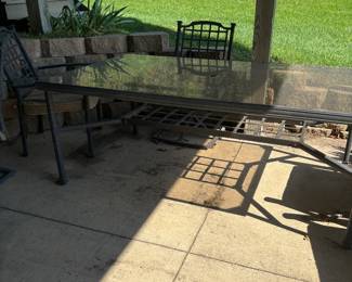 Very nice Patio Table and Chairs