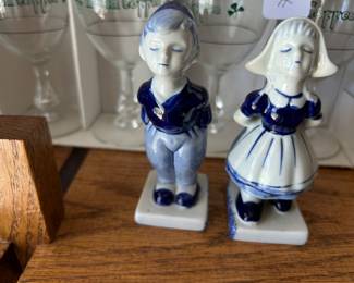 Delft figures.
