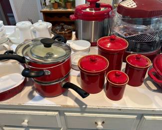 Great looking kitchen items.