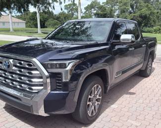 Toyota Tundra Hybrid 1794 Edition