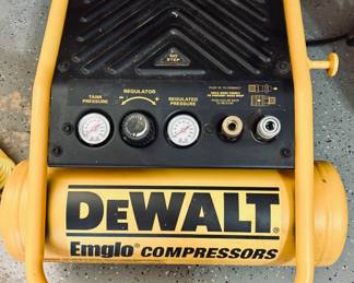 DEWALT Air Compressor, 135-PSI Max, 1 Gallon