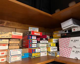 HO trains in boxes