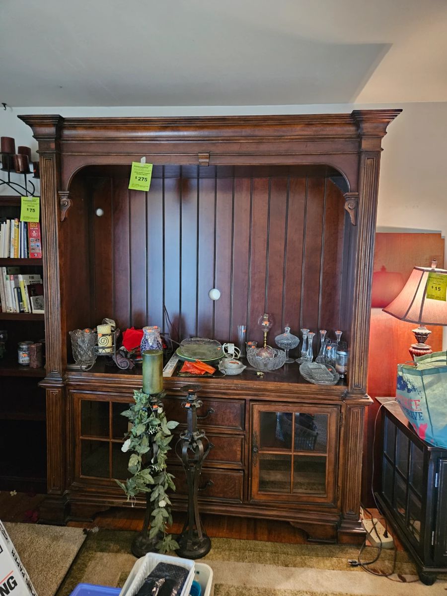 Entertainment center