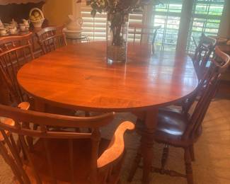 Table w 6 chairs
