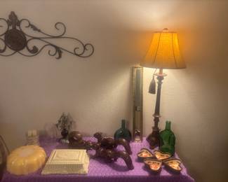 Bundt cake candles, 3 ceramic squirrels, lamp and more