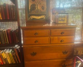 Chest of drawers