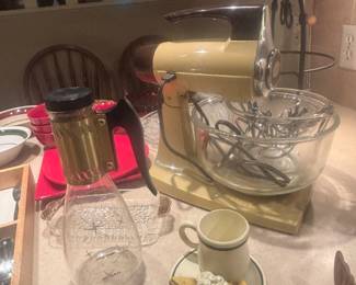 Vintage sunbeam mixing bowl,