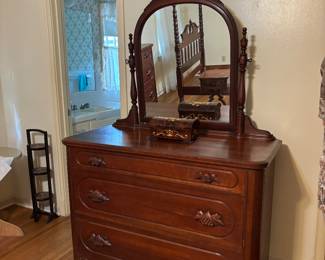 Dresser with mirror 
