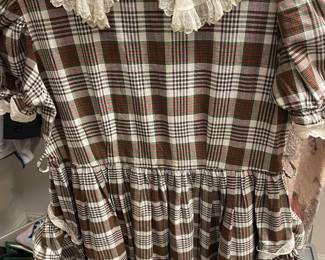 Vintage little girls dress with lovely lace accents