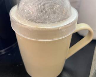 Pampered Chef Flour Powdered Sugar Shaker #1695