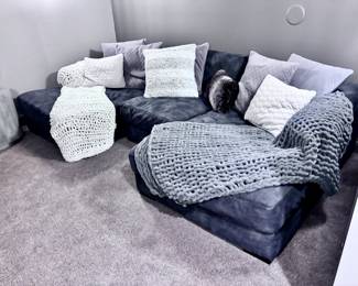 Jonathan Louis Sectional Sofa