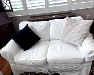 White Love Seat