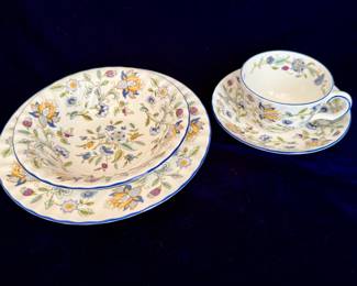 Fine Bone China - Haddon Hall Blue - Minton 