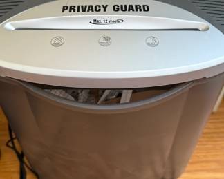 Privacy Guard Paper Shredder 