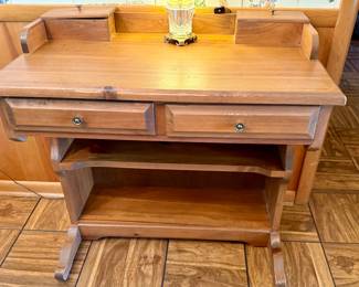 Petite Desk