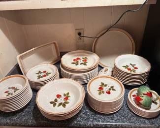 Mikasa Strawberry Stoneware