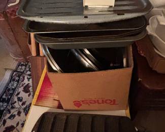 Pots and pans, cast iron