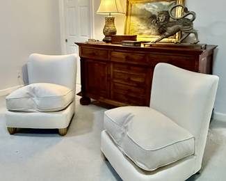 BRAND NEW HENREDON SLIOPER CHAIRS!
Just delivered!