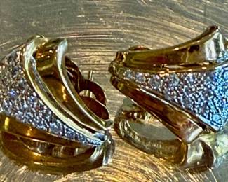 Large stunning 18K gold and WHITE earclips circa 1930-40!