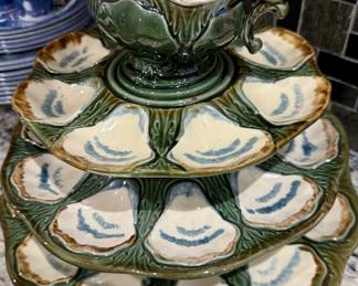 RARE RARE RARE
LONGCHAMP majolica oyster server!!!