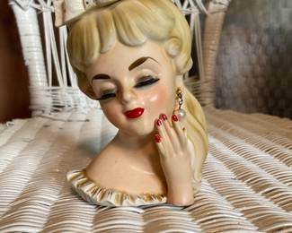 Velco 3688 Lady Head Vase