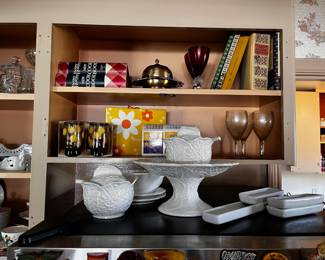 Subtil Portugal White Cabbage Leaf Soup Tureen, Pedestal Cake Stand