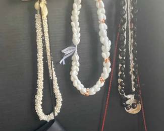 Hawaiian Mongo Shell Necklaces And Three Cocktail Clutches