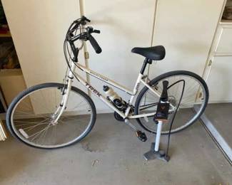Trek 700 Womens Bike, Tire Pump And Helmet 